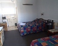 The Coasters Motel Pic 5 - Twin room