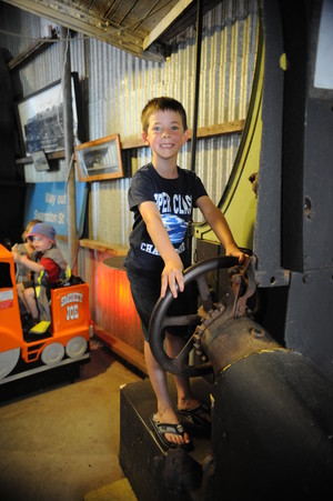 Platform 1 Heritage Farm Railway Pic 3 - Play on the handson railway displays