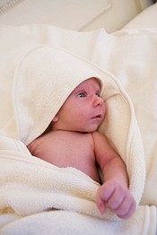 Baby Natural Pic 5 - luxurious organic hooded towel