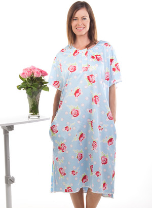 Gorgeous Hospital Gowns Pic 3 - Another gorgeous pregnancy gown from Gorgeous Hospital Gowns