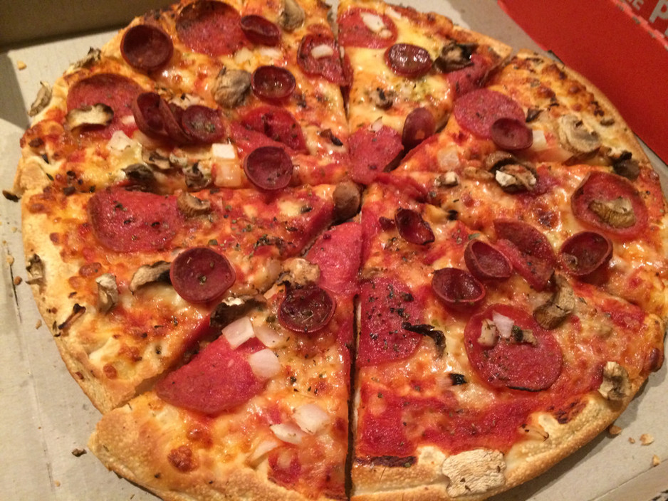 Pizza Hut Noranda Pic 1 - New Yorker Pizza