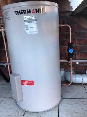 Quakers Hill Hot Water Pic 2 - Thermann 80ltr to supply studio flat neatly tucked away under the outside stairs