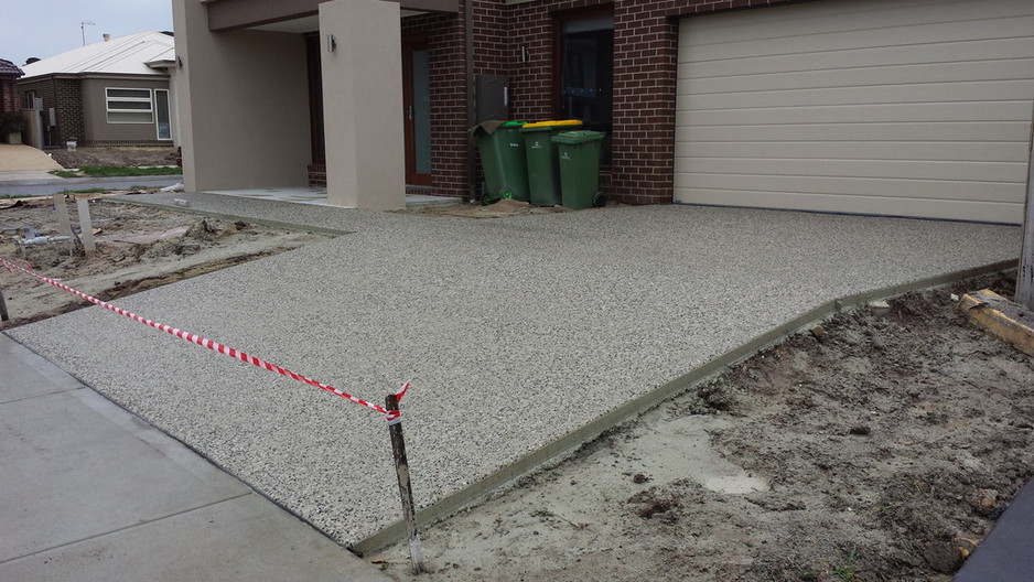 In Style Landscapes Pic 1 - Exposed Aggregate Driveway