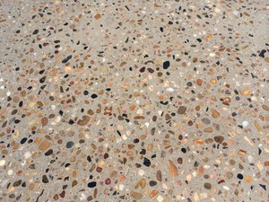 Dubbo Sands Pic 2 - 19mm Washed River Gravel Polished Concrete