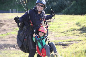 Hollywood Paragliding Pic 4 - Hollywood and Cruz