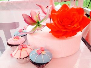 The Fondant Institute Pic 2 - Fondant flowers