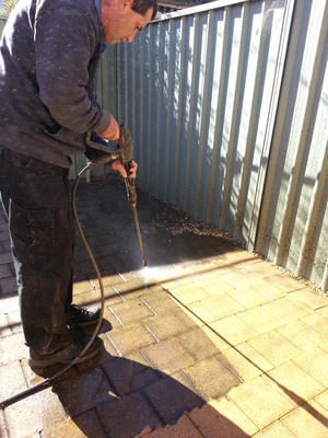 a class high pressure cleaning & lawnmowing Pic 2