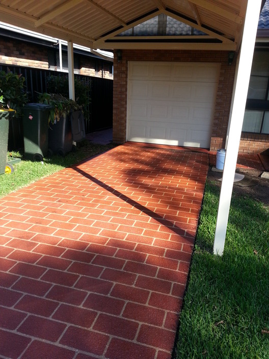 a class high pressure cleaning & lawnmowing Pic 1