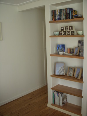 Bratts Handimen Pic 4 - Tasmanian Oak fitted Bookshelf