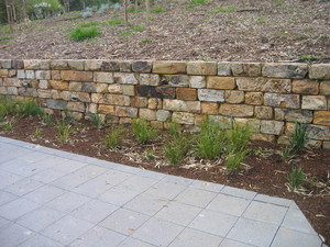 Basket Range Sandstone Pic 2 - Sawn Wallers 160mm