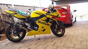 Keep it Cleen Pic 2 - 2004 Suzuki GSXR 600 Wash Glay Bar Polish and double wax comes up a treat