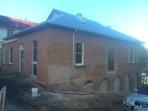 Pohlmann Brothers Pic 2 - 6 Leichardt Street Springhill after Lead Paint removal from 100 year old bricks