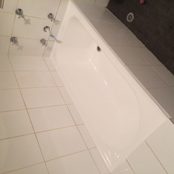 Resurfacing Solutions SA Pic 1 - I wish we had a BEFORE photo to show the true impact it has made on our entire bathroom