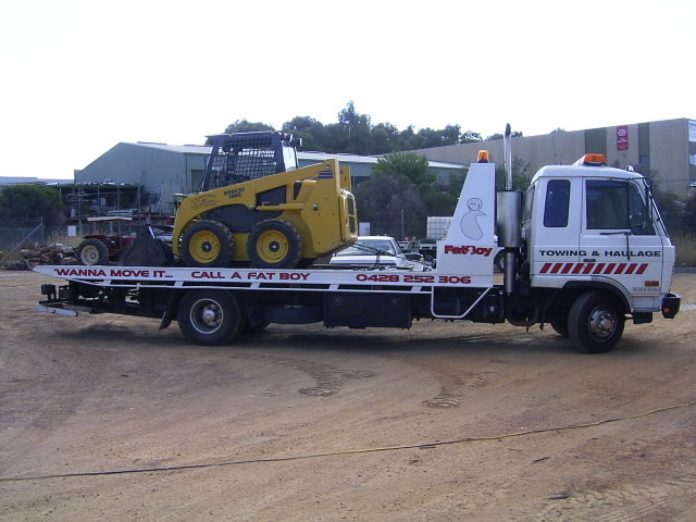 Fat Boy Towing & Haulage Pic 1 - Machinery