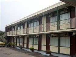 Beach Motor Inn Pic 1