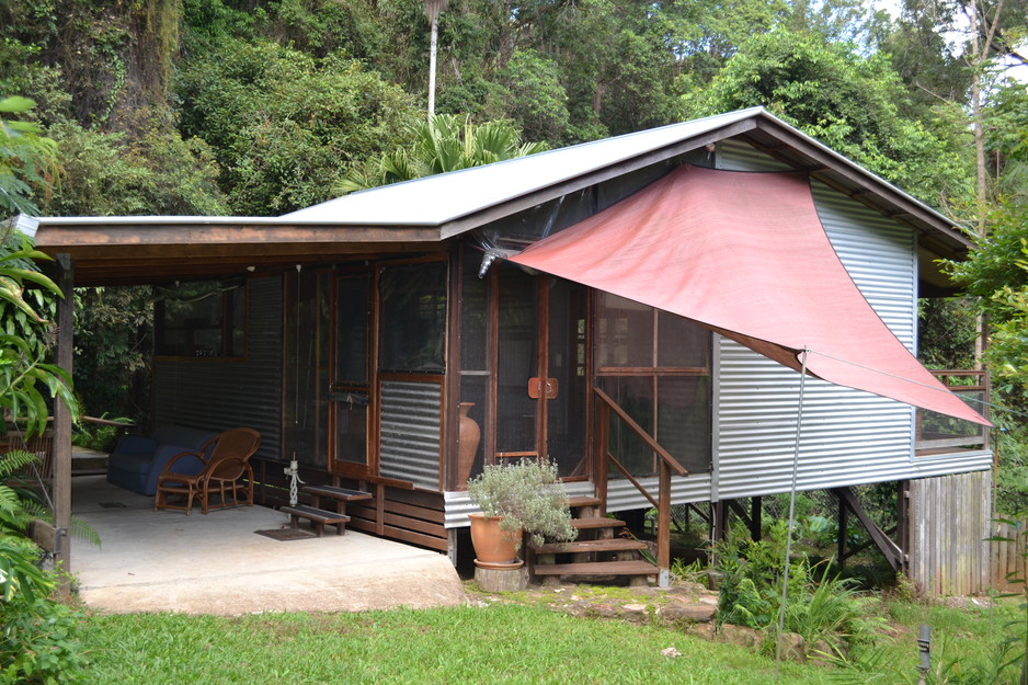 Turmeric Gardens Pic 1 - Piccabean Cottage