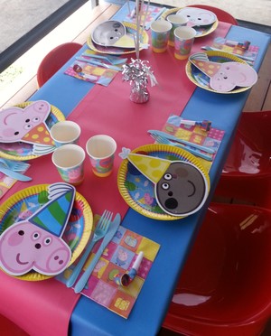 Bb's Parties Pic 4 - Peppa Pig party package