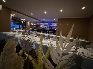 Waters Edge Restaurant Pic 4