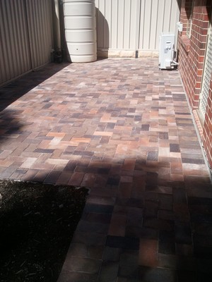 Holtan Building and Maintenance Pic 5 - Paving with littlehampton bricks