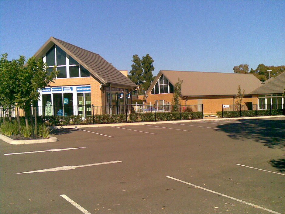 Inpools Pic 1 - shop wharehouse 200 parking spots