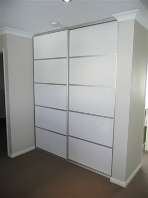 wardrobe-works Pic 4 - Softline Designer Super White Glass with Bars