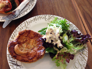 Laurent Boulangerie Patisserie Hawthorn Pic 5 - Chicken and mushroom pie