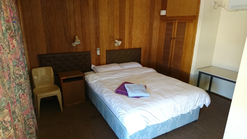 Meekatharra Hotel  (meekatharra Hotel) Pic 1 - Room at the Meeka