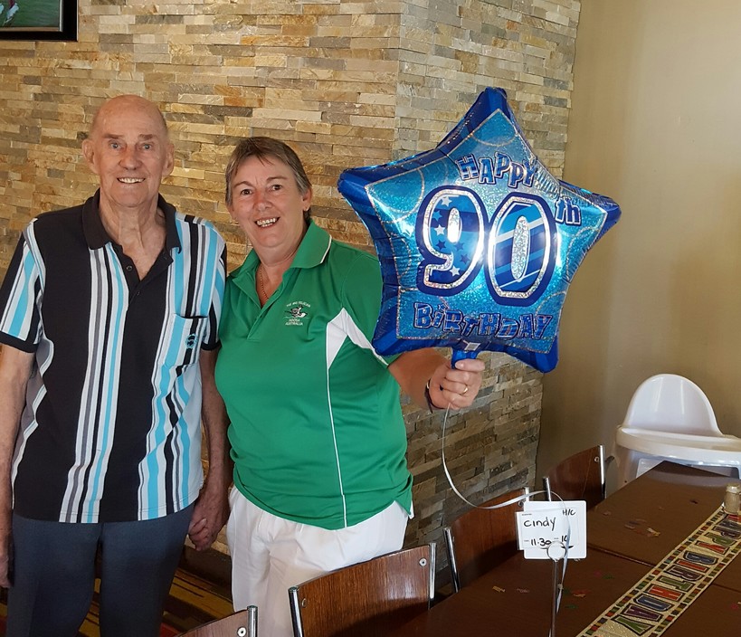 Wesley Vale Football Club Pic 1 - Alan Manzie celebrated his 90th birthday with family at Helensvale QLD