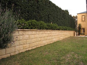 Stone Masonry Pty Ltd Pic 2 - ImpressStone Retaining Walls