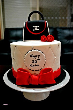 Cakewaves Pic 5 - Chanel Handbag cake