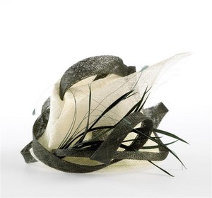 Bev Gunn Milliner Pic 2 - fascinator